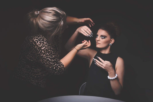 Modern tip fitting techniques, why sculpting is no longer the only way for a quick salon treatment.. - Melanielewendonacademy